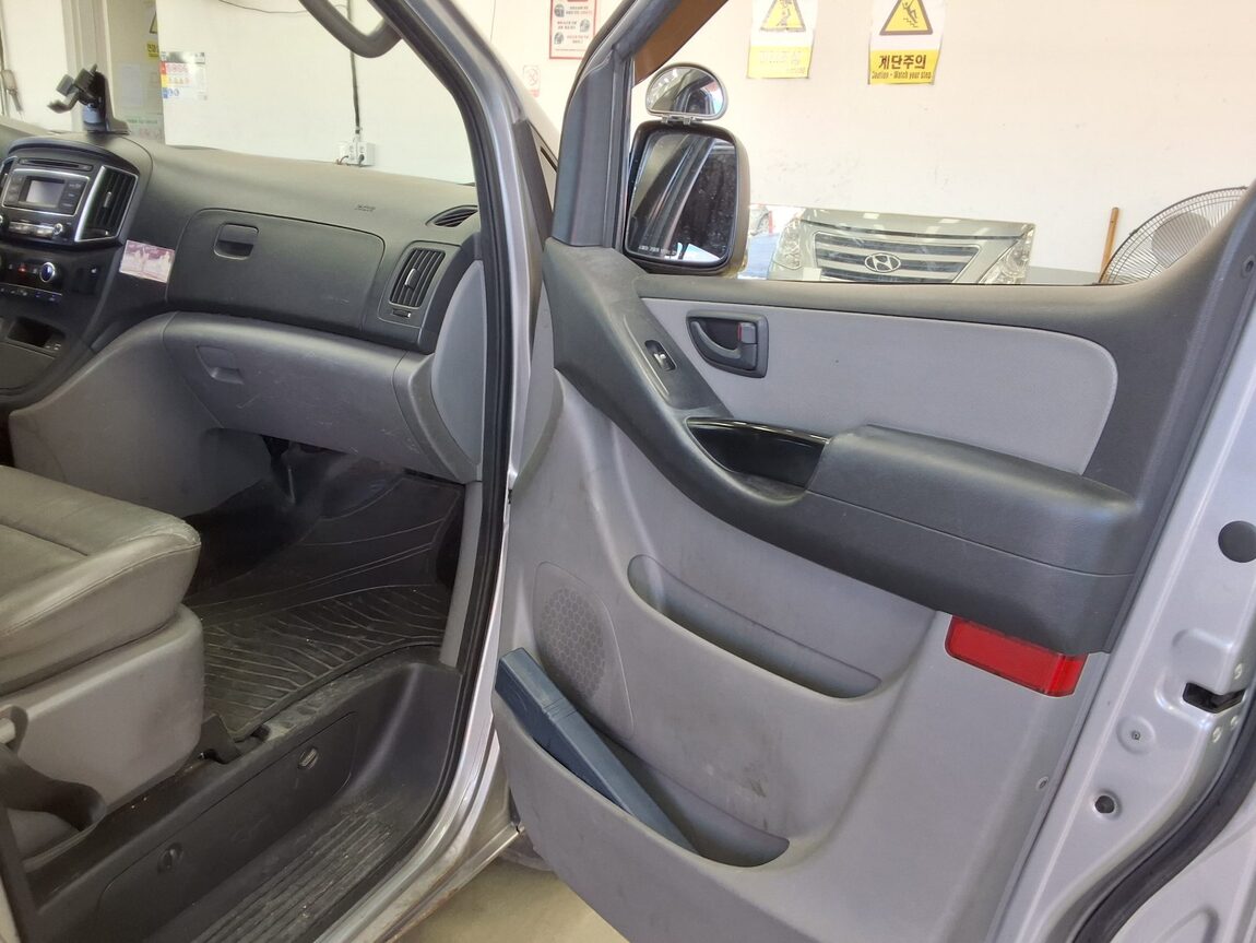 HYUNDAI GRAND STAREX 5-SEATER DIESEL VAN SMART 2016 - zdjęcie 14