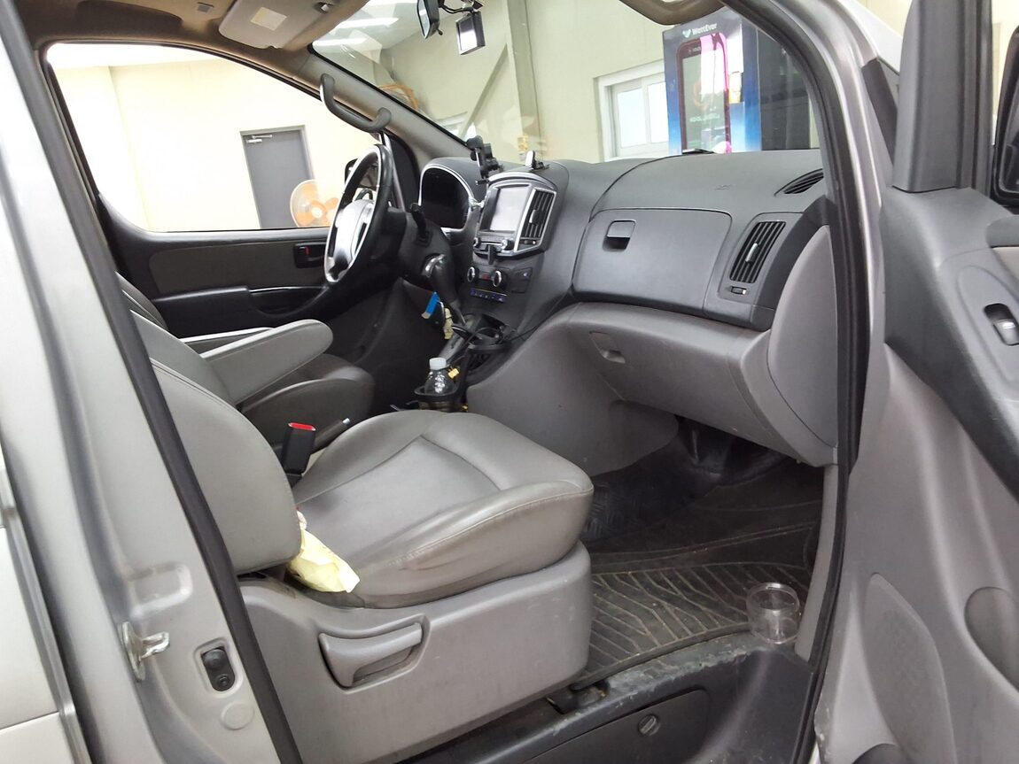 HYUNDAI THE NEW GRAND STAREX 5-SEATER DIESEL VAN SMART 2019 - zdjęcie 15