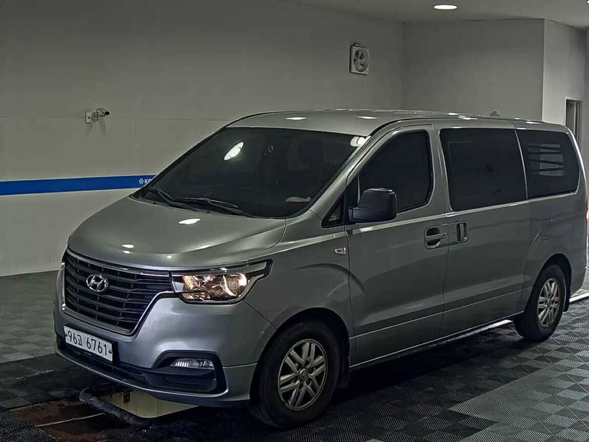 HYUNDAI THE NEW GRAND STAREX 5-SEATER DIESEL VAN SMART 2019 - zdjęcie 2