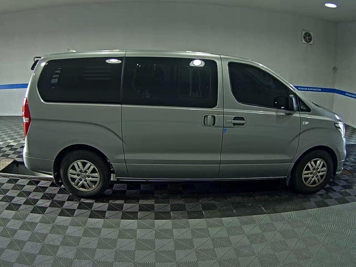 HYUNDAI THE NEW GRAND STAREX 5-SEATER DIESEL VAN SMART 2019 - zdjęcie 4