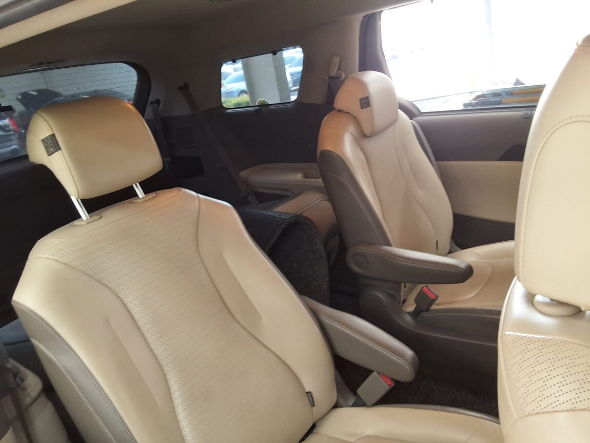 KIA NEW CARNIVAL (KA4) 9-SEATER DIESEL SIGNATURE 2021 - zdjęcie 14