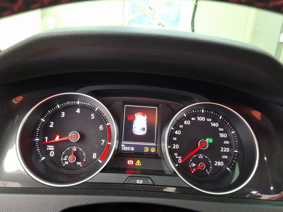 VOLKSWAGEN GOLF (7TH GEN) 2.0 GTI 2015 - zdjęcie 10