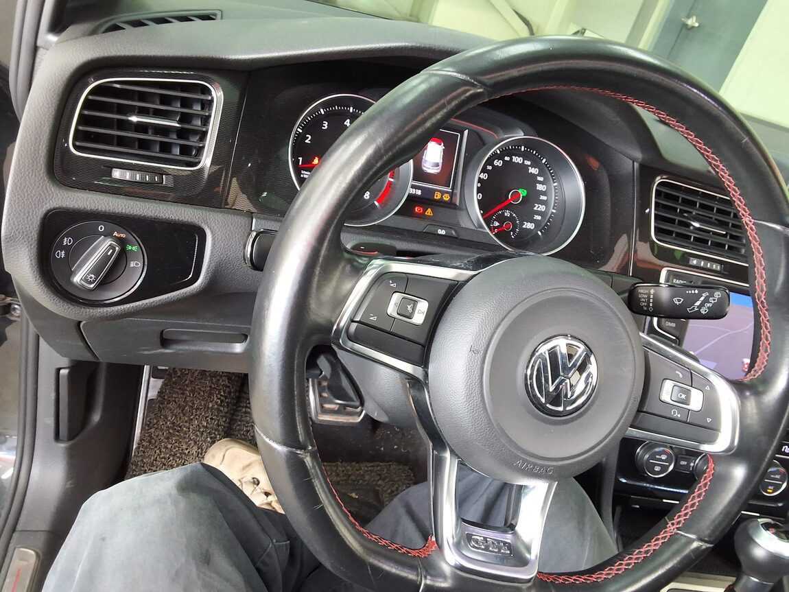 VOLKSWAGEN GOLF (7TH GEN) 2.0 GTI 2015 - zdjęcie 22