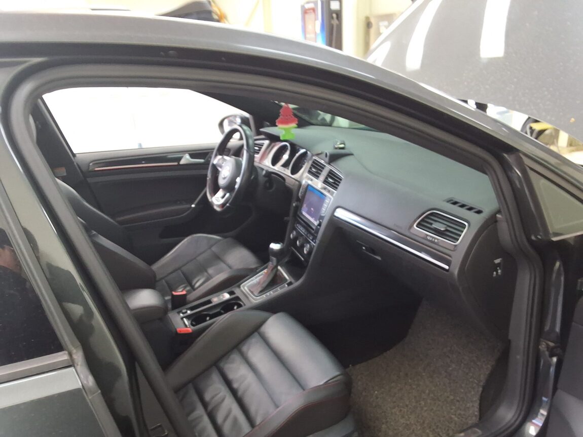 VOLKSWAGEN GOLF (7TH GEN) 2.0 GTI 2015 - zdjęcie 15