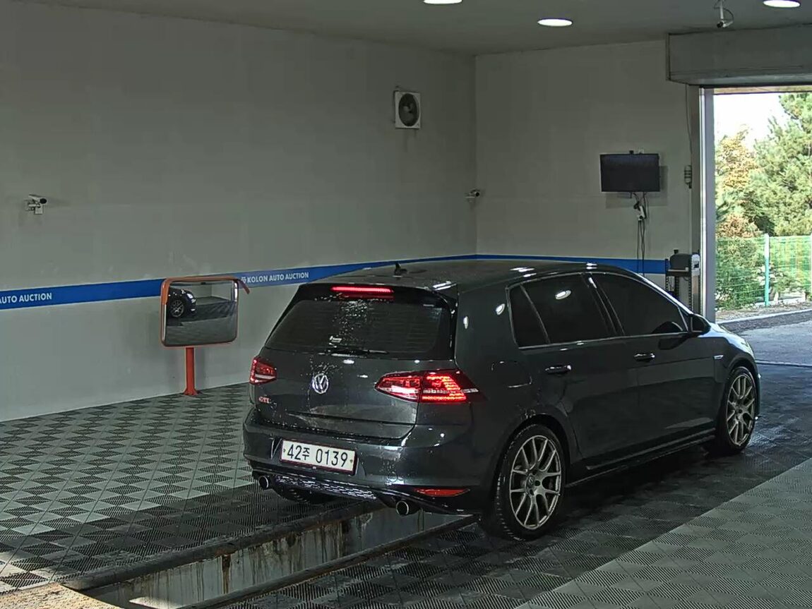 VOLKSWAGEN GOLF (7TH GEN) 2.0 GTI 2015 - zdjęcie 5
