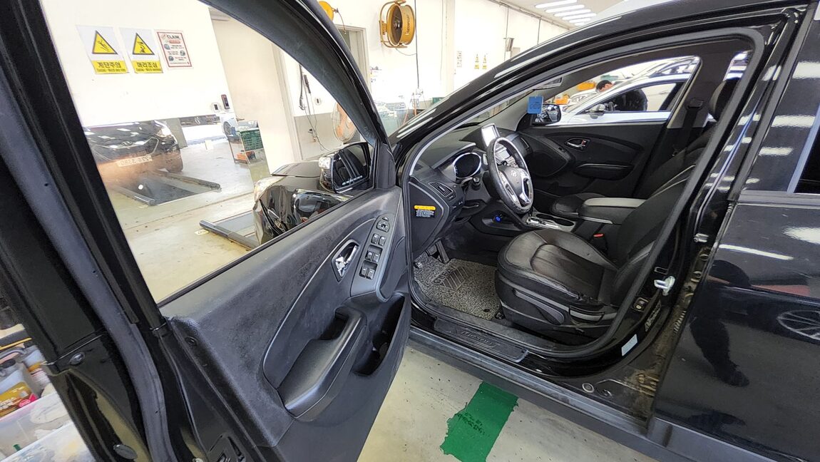 HYUNDAI TUCSON ix DIESEL R20 2WD LX20 LUXURY 2013 - zdjęcie 10