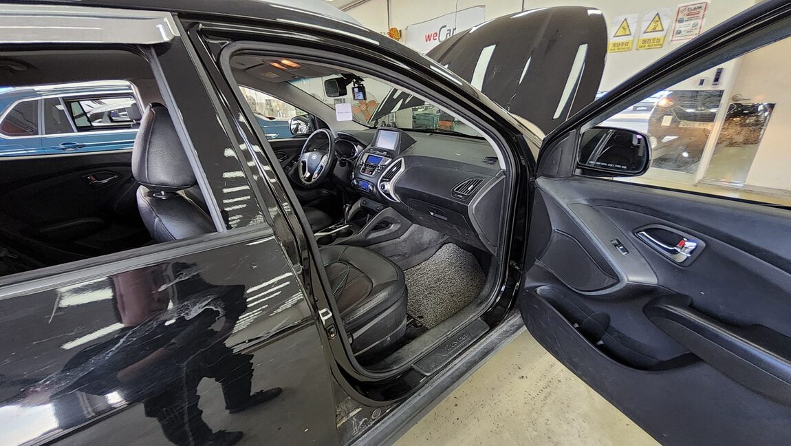 HYUNDAI TUCSON ix DIESEL R20 2WD LX20 LUXURY 2013 - zdjęcie 14