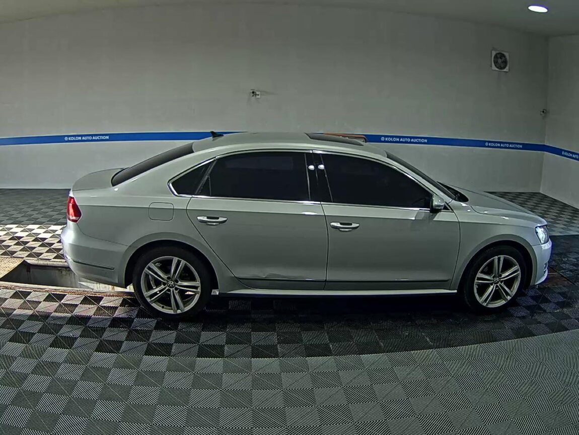 VOLKSWAGEN THE NEW PASSAT (7TH GEN) 2.0 TDI 2014 - zdjęcie 4