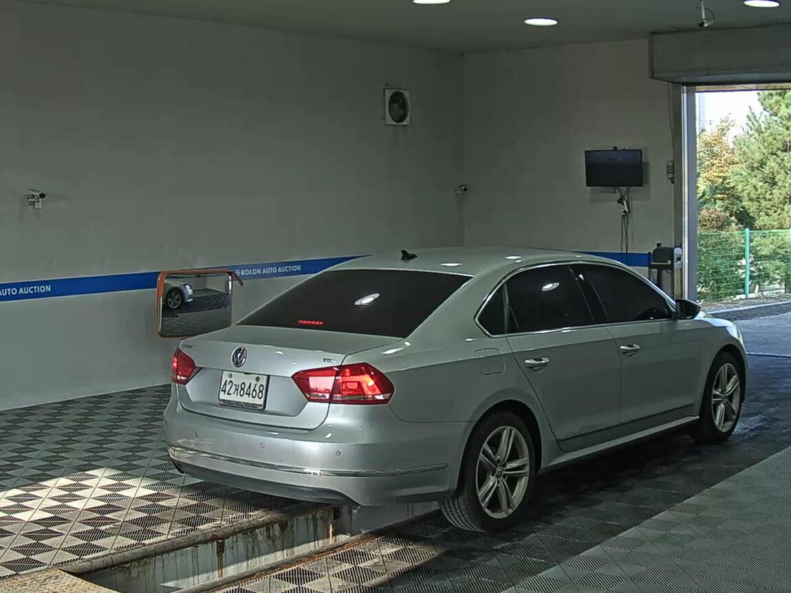 VOLKSWAGEN THE NEW PASSAT (7TH GEN) 2.0 TDI 2014 - zdjęcie 5