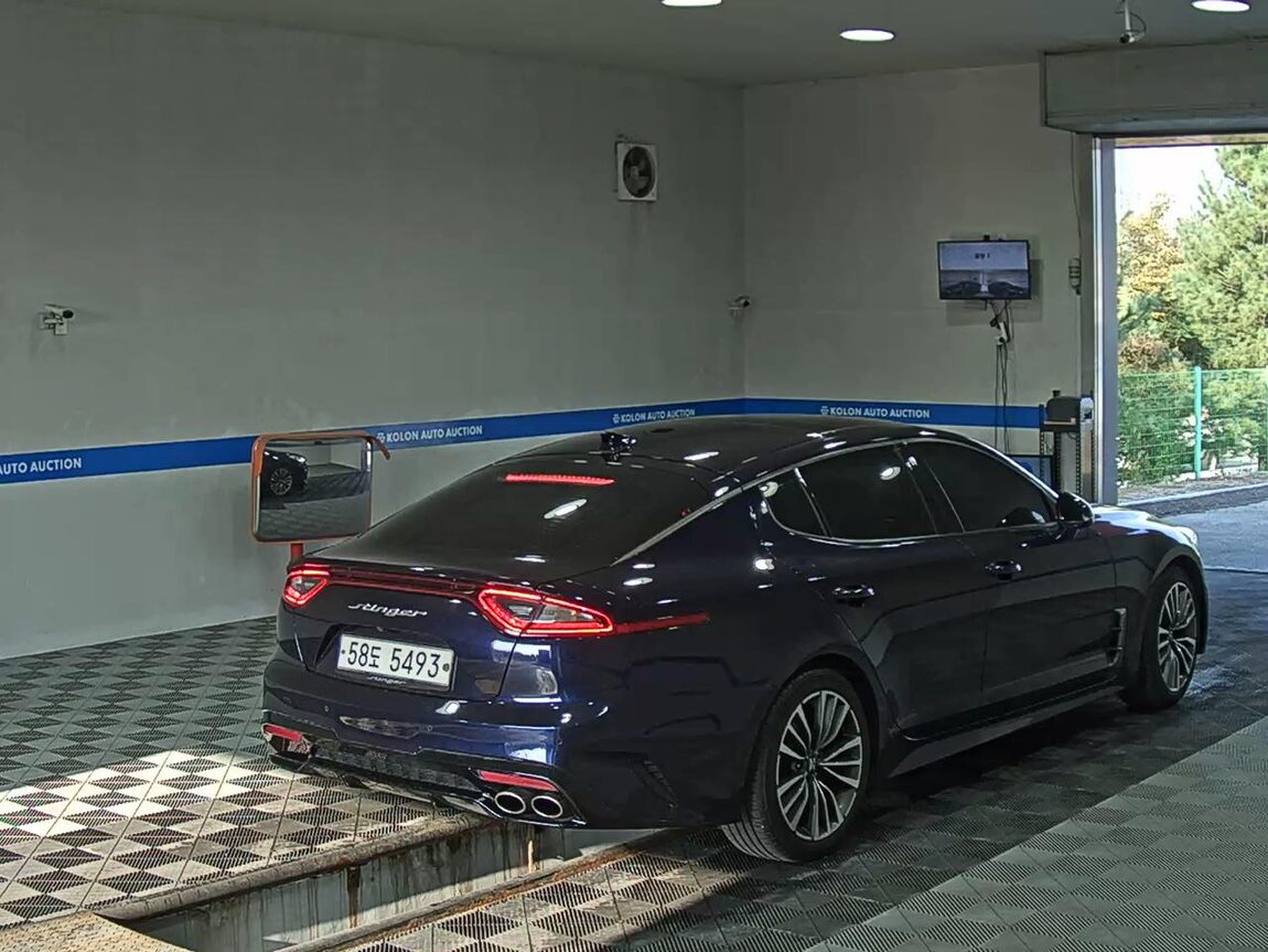 KIA STINGER 2.2 DIESEL PLATINUM 2018 - zdjęcie 5