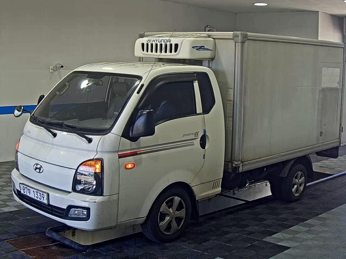 HYUNDAI PORTER II FREEZER BOX TRUCK SUPER CAB 2013 - zdjęcie 2