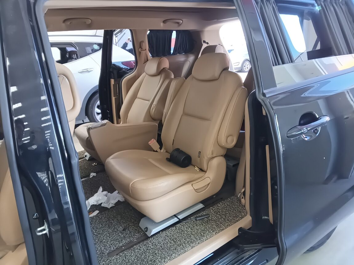 KIA ALL NEW CARNIVAL HI-LIMOUSINE DIESEL 9-SEATER PRESTIGE 2015 - zdjęcie 12
