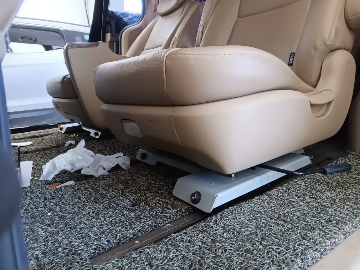KIA ALL NEW CARNIVAL HI-LIMOUSINE DIESEL 9-SEATER PRESTIGE 2015 - zdjęcie 33