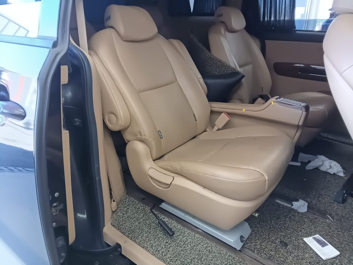 KIA ALL NEW CARNIVAL HI-LIMOUSINE DIESEL 9-SEATER PRESTIGE 2015 - zdjęcie 13