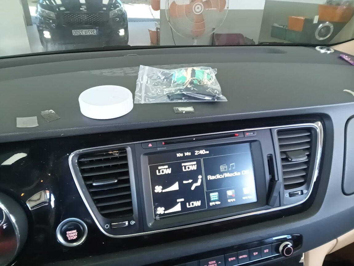 KIA ALL NEW CARNIVAL HI-LIMOUSINE DIESEL 9-SEATER PRESTIGE 2015 - zdjęcie 25