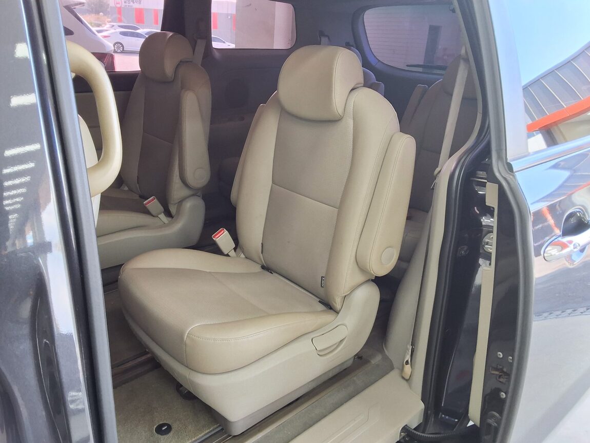 KIA THE NEW CARNIVAL 9-SEATER DIESEL LUXURY 2019 - zdjęcie 12