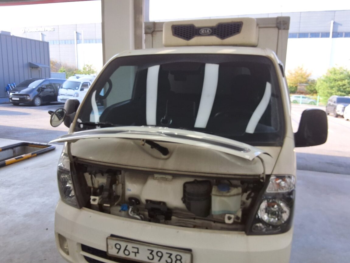 KIA BONGO III CARGO FREEZER BOX TRUCK 1 TON KING CAB 2013 - zdjęcie 19
