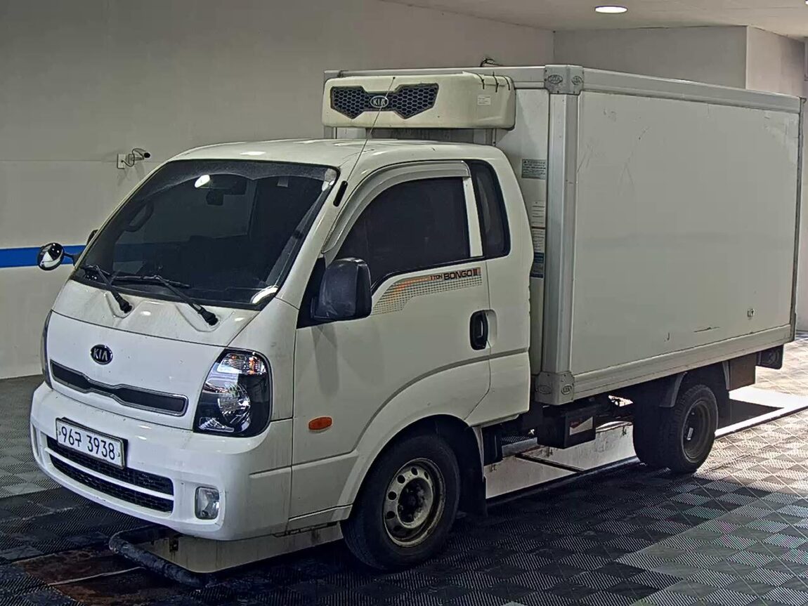 KIA BONGO III CARGO FREEZER BOX TRUCK 1 TON KING CAB 2013 - zdjęcie 2