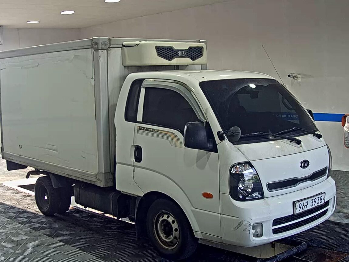 KIA BONGO III CARGO FREEZER BOX TRUCK 1 TON KING CAB 2013 - zdjęcie 3