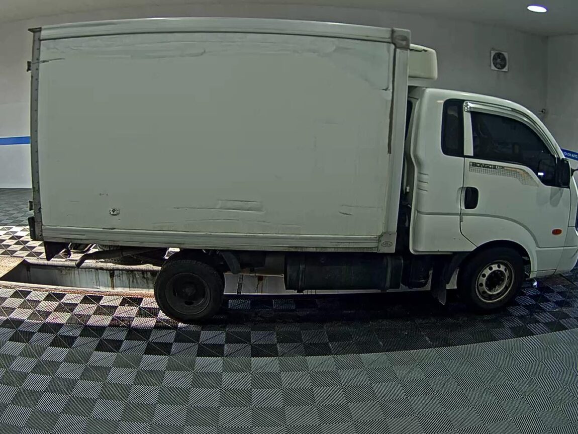 KIA BONGO III CARGO FREEZER BOX TRUCK 1 TON KING CAB 2013 - zdjęcie 4