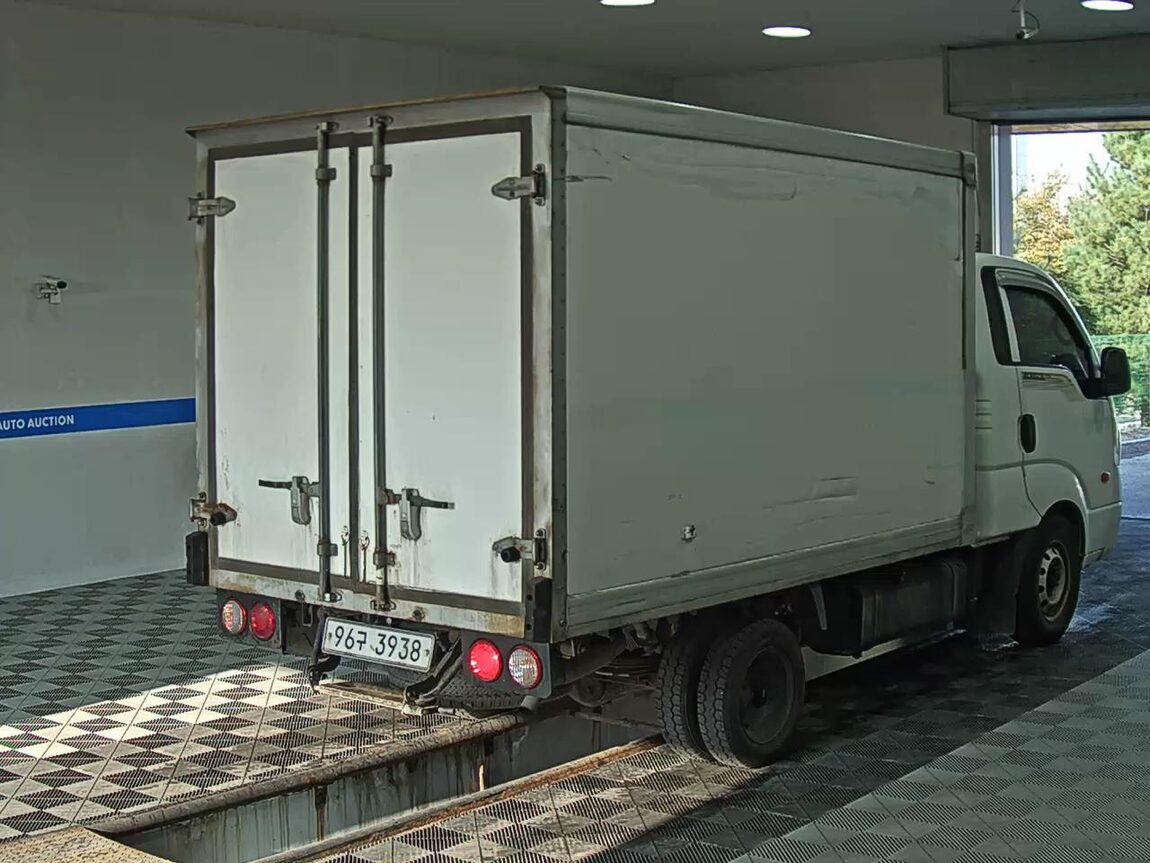 KIA BONGO III CARGO FREEZER BOX TRUCK 1 TON KING CAB 2013 - zdjęcie 5
