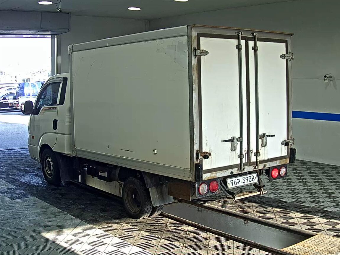KIA BONGO III CARGO FREEZER BOX TRUCK 1 TON KING CAB 2013 - zdjęcie 6