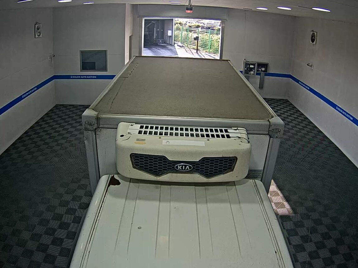 KIA BONGO III CARGO FREEZER BOX TRUCK 1 TON KING CAB 2013 - zdjęcie 7