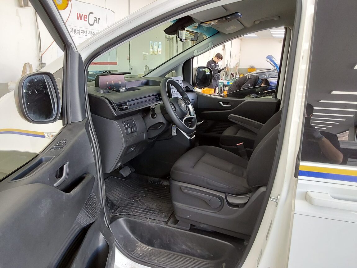 HYUNDAI STARIA 2.2 DIESEL CARGO 5-SEATER SMART 2022 - zdjęcie 10