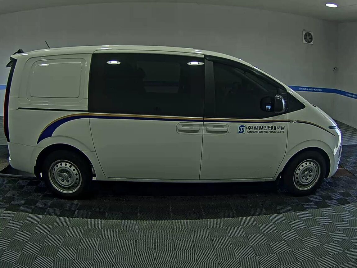 HYUNDAI STARIA 2.2 DIESEL CARGO 5-SEATER SMART 2022 - zdjęcie 4