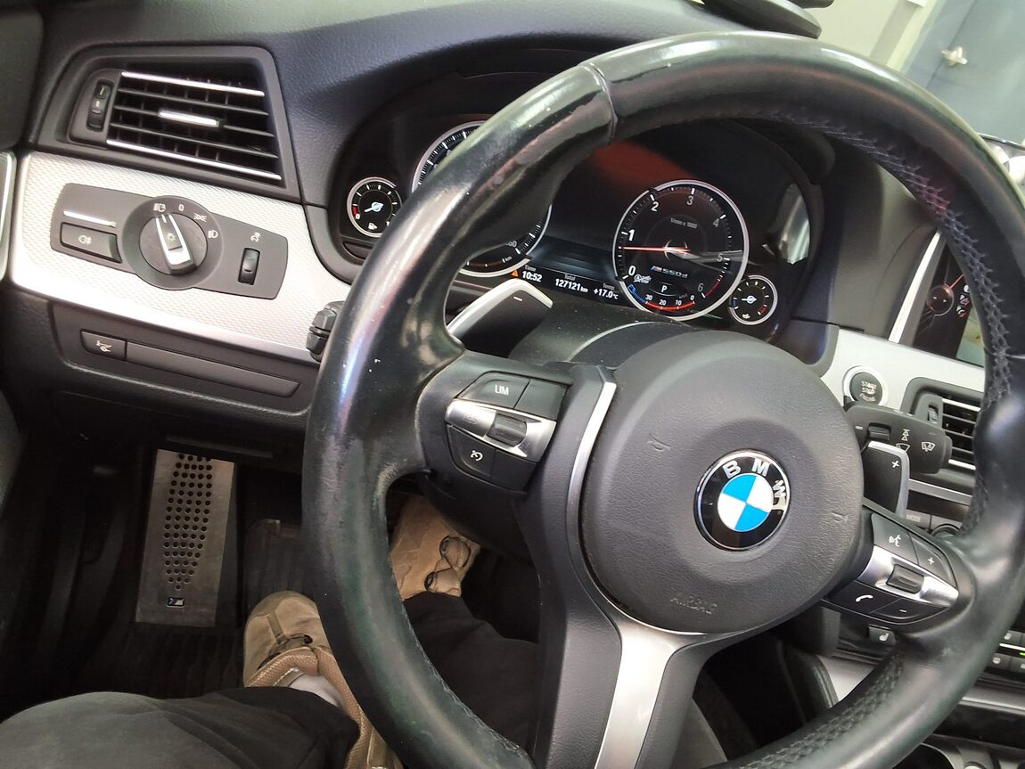 BMW 5 SERIES (6TH GEN) M550d xDRIVE 2015 - zdjęcie 23