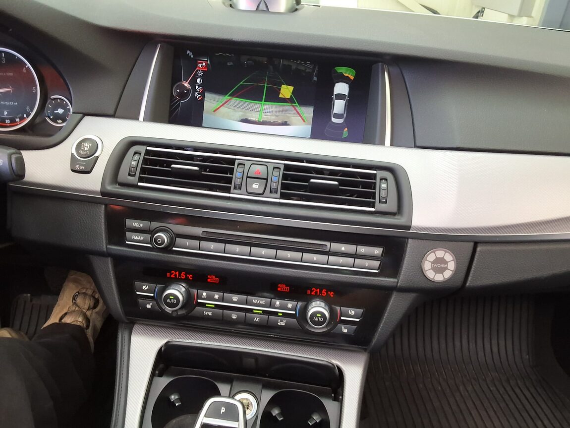 BMW 5 SERIES (6TH GEN) M550d xDRIVE 2015 - zdjęcie 24