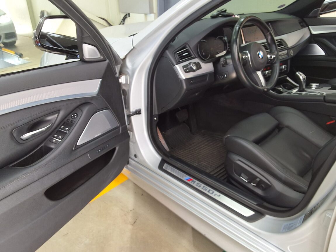 BMW 5 SERIES (6TH GEN) M550d xDRIVE 2015 - zdjęcie 11