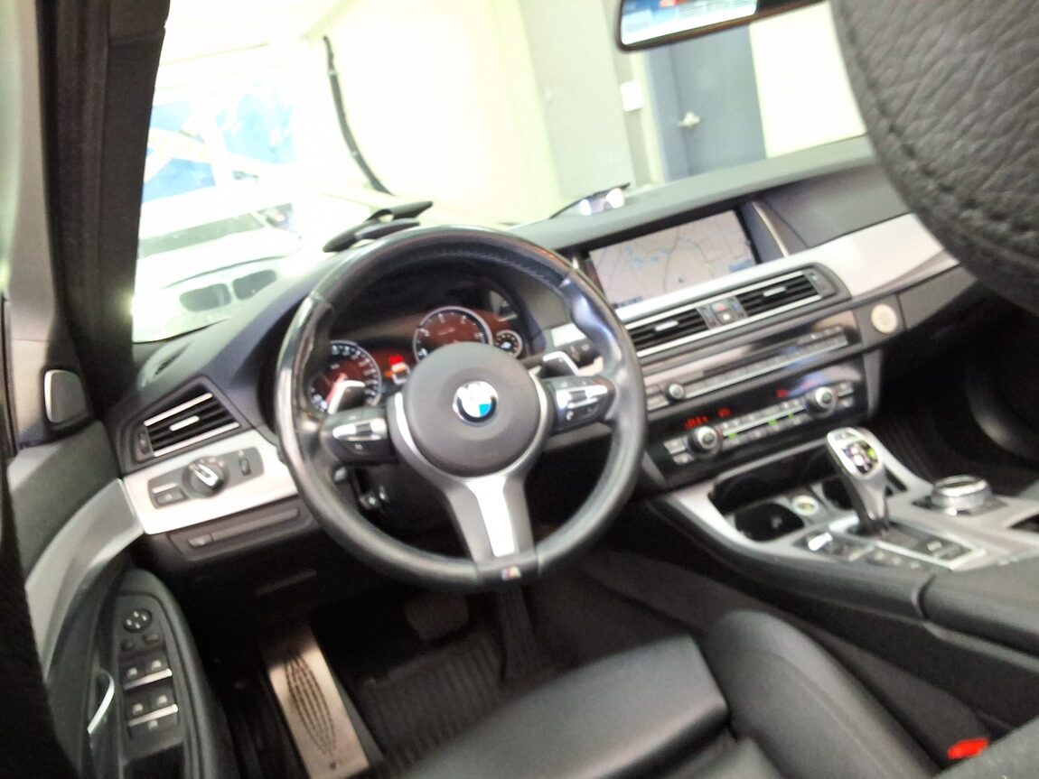 BMW 5 SERIES (6TH GEN) M550d xDRIVE 2015 - zdjęcie 12