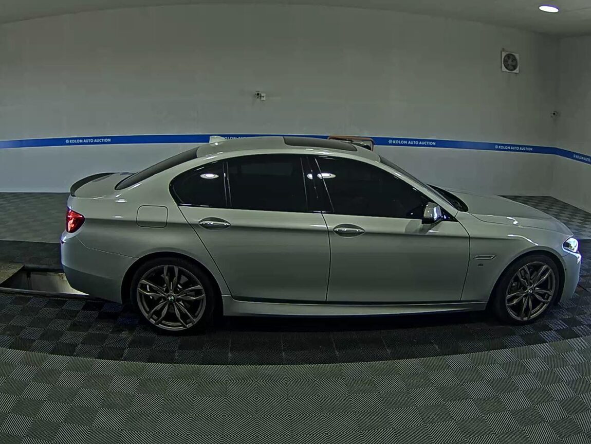 BMW 5 SERIES (6TH GEN) M550d xDRIVE 2015 - zdjęcie 4