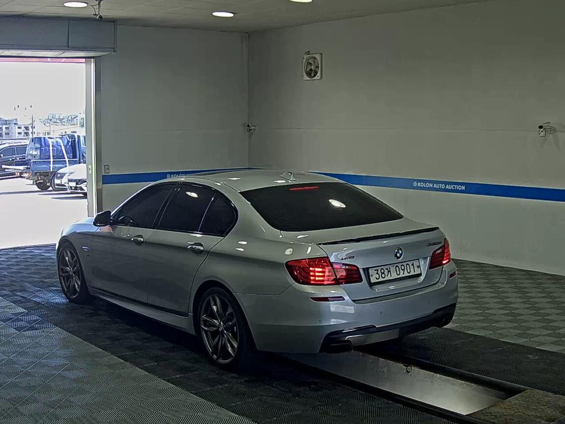 BMW 5 SERIES (6TH GEN) M550d xDRIVE 2015 - zdjęcie 6