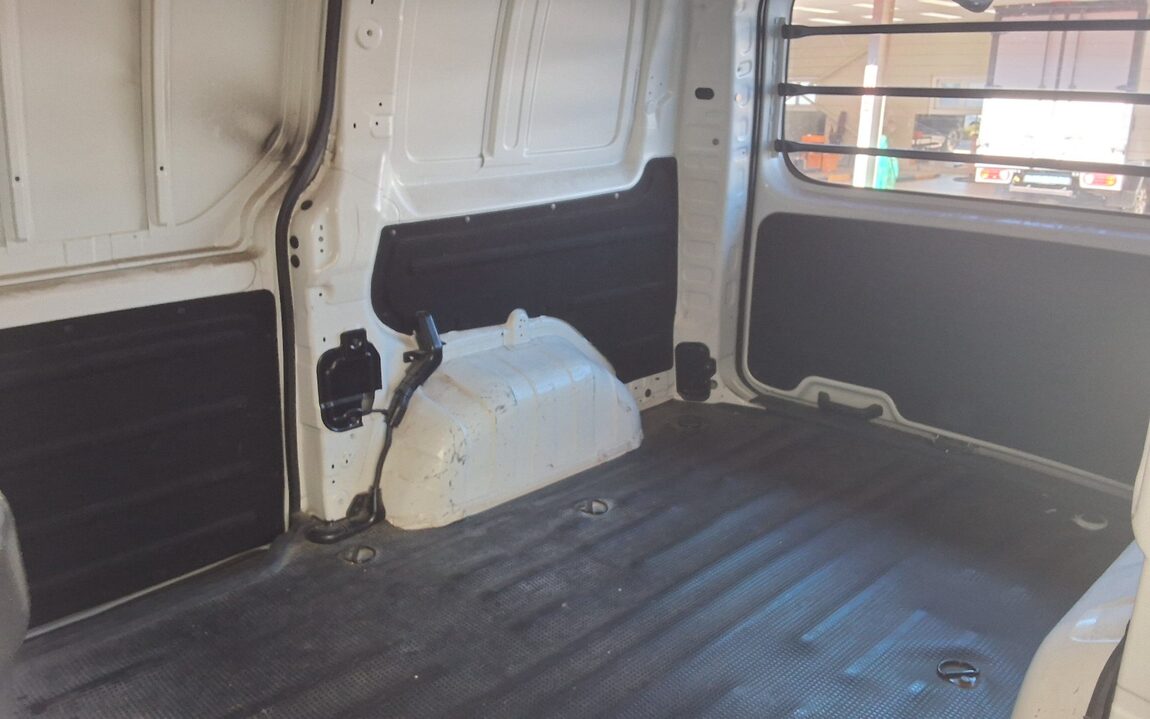HYUNDAI STARIA 2.2 DIESEL CARGO 3-SEATER SMART 2023 - zdjęcie 20