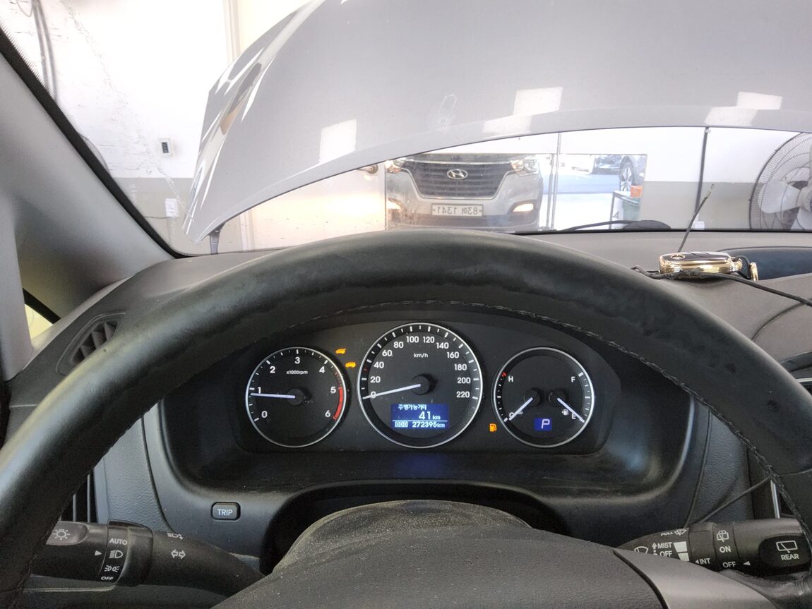 HYUNDAI THE NEW GRAND STAREX 5-SEATER DIESEL VAN MODERN 2019 - zdjęcie 9