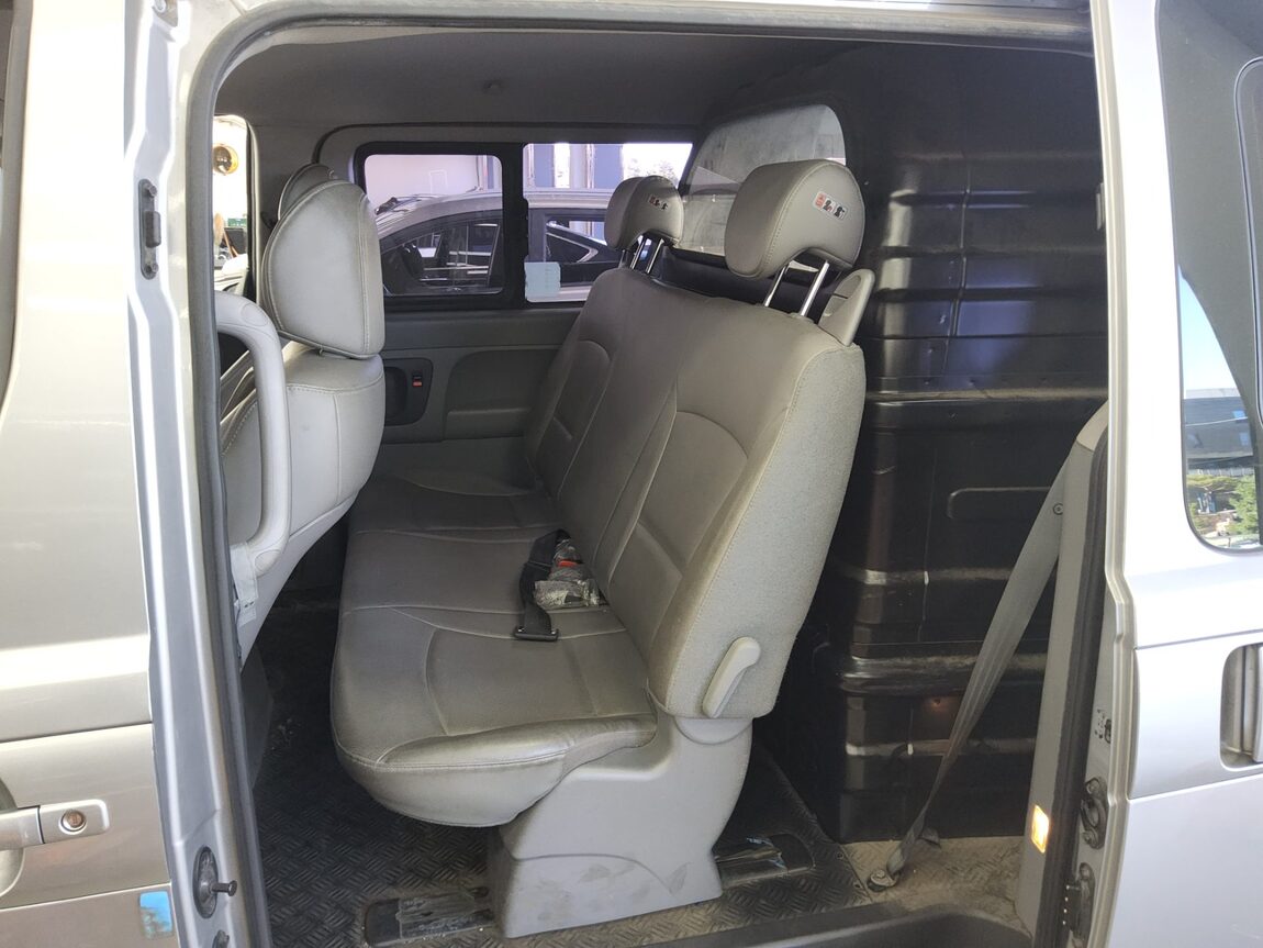 HYUNDAI THE NEW GRAND STAREX 5-SEATER DIESEL VAN MODERN 2019 - zdjęcie 12