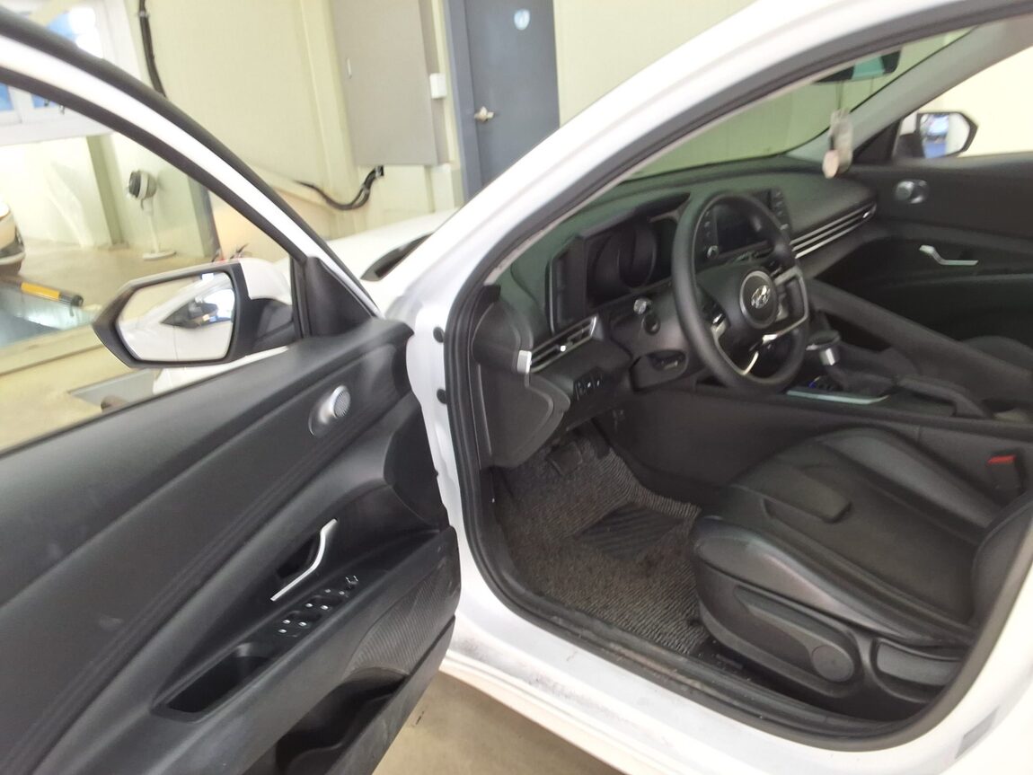 HYUNDAI AVANTE (CN7) 1.6 LPI STANDARD STYLE 2021 - zdjęcie 11