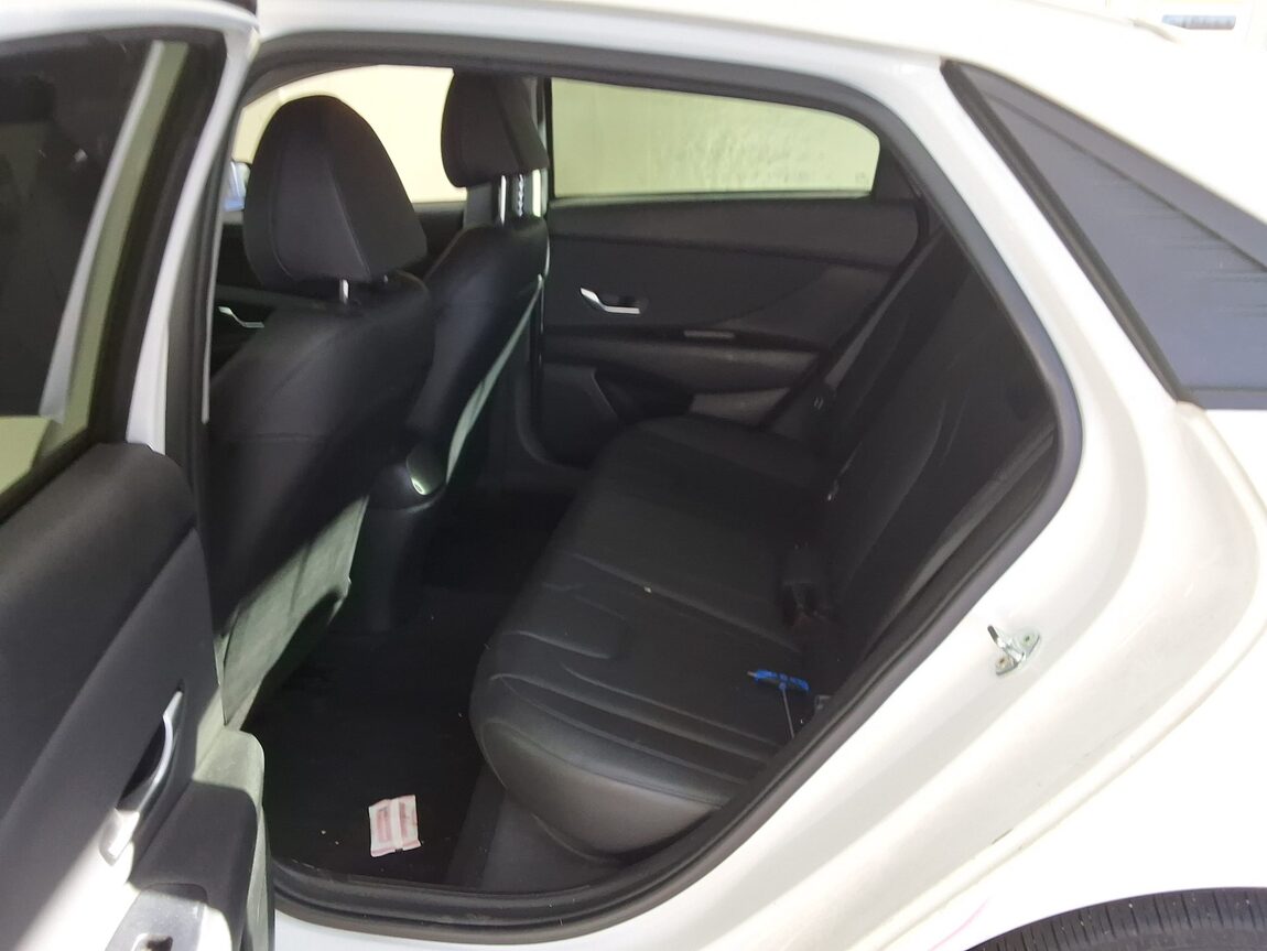 HYUNDAI AVANTE (CN7) 1.6 LPI STANDARD STYLE 2021 - zdjęcie 13
