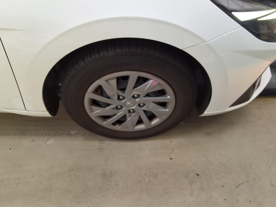 HYUNDAI AVANTE (CN7) 1.6 LPI STANDARD STYLE 2021 - zdjęcie 21