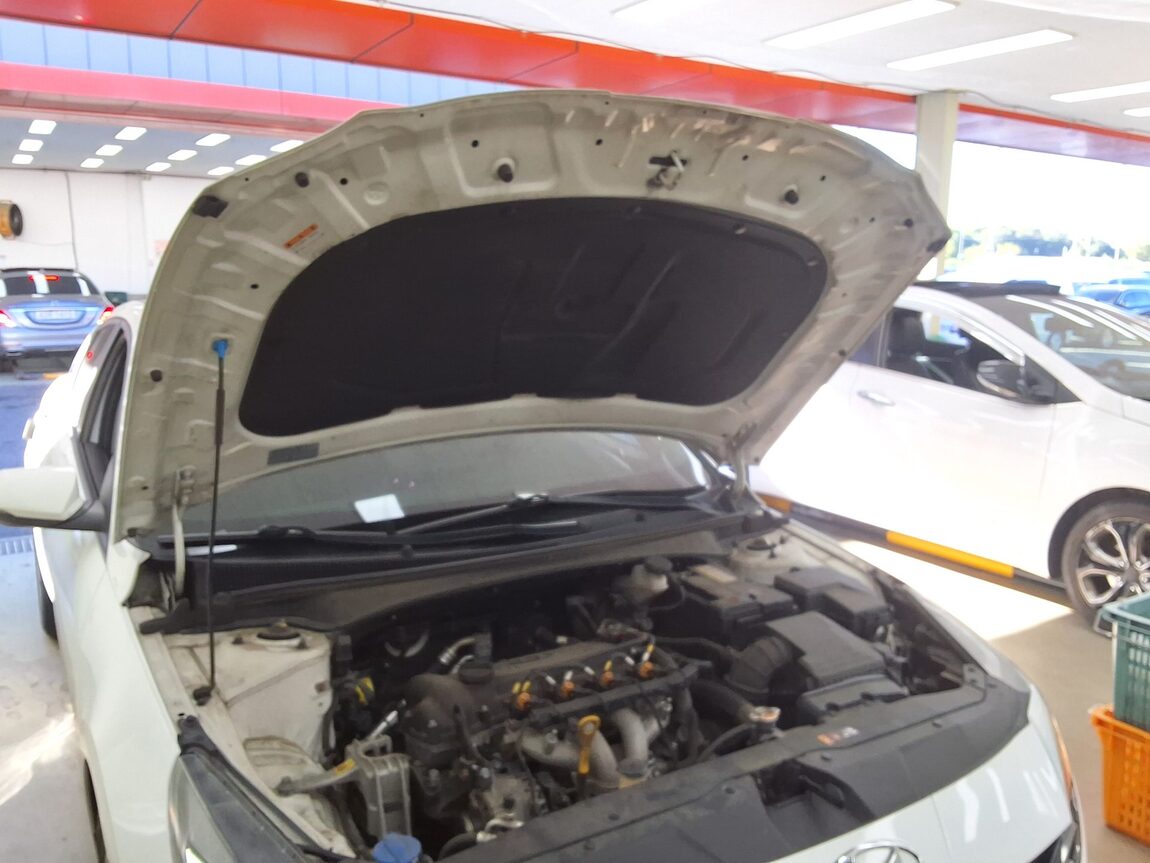 HYUNDAI AVANTE (CN7) 1.6 LPI STANDARD STYLE 2021 - zdjęcie 18