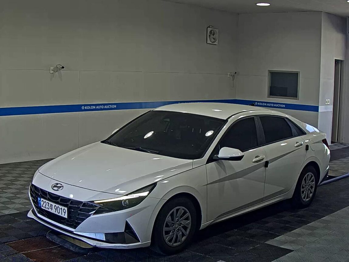 HYUNDAI AVANTE (CN7) 1.6 LPI STANDARD STYLE 2021 - zdjęcie 2