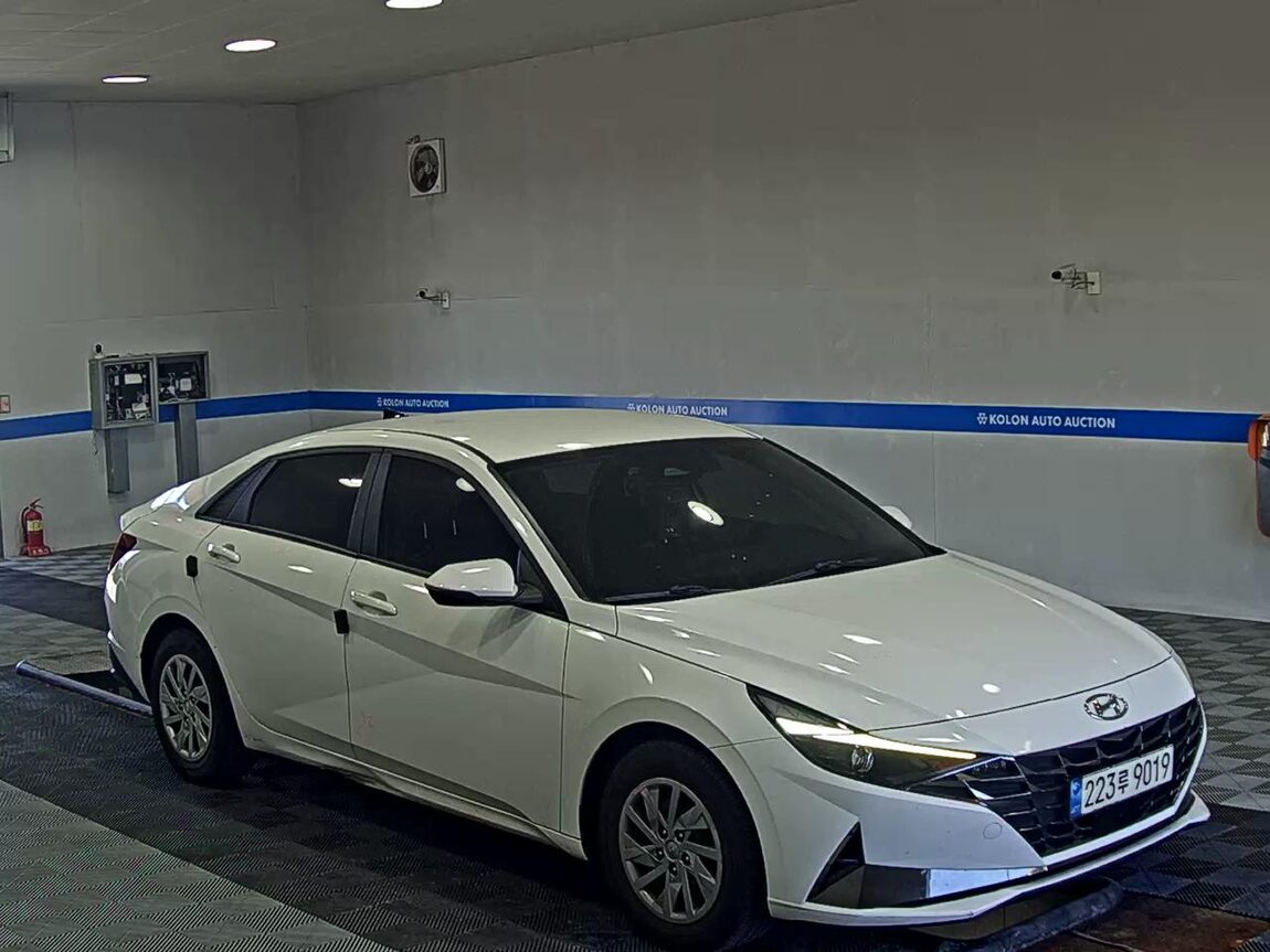 HYUNDAI AVANTE (CN7) 1.6 LPI STANDARD STYLE 2021 - zdjęcie 3
