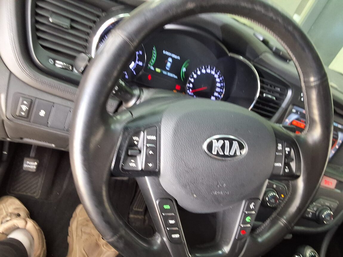 KIA K5 HYBRID PRESTIGE 2013 - zdjęcie 23