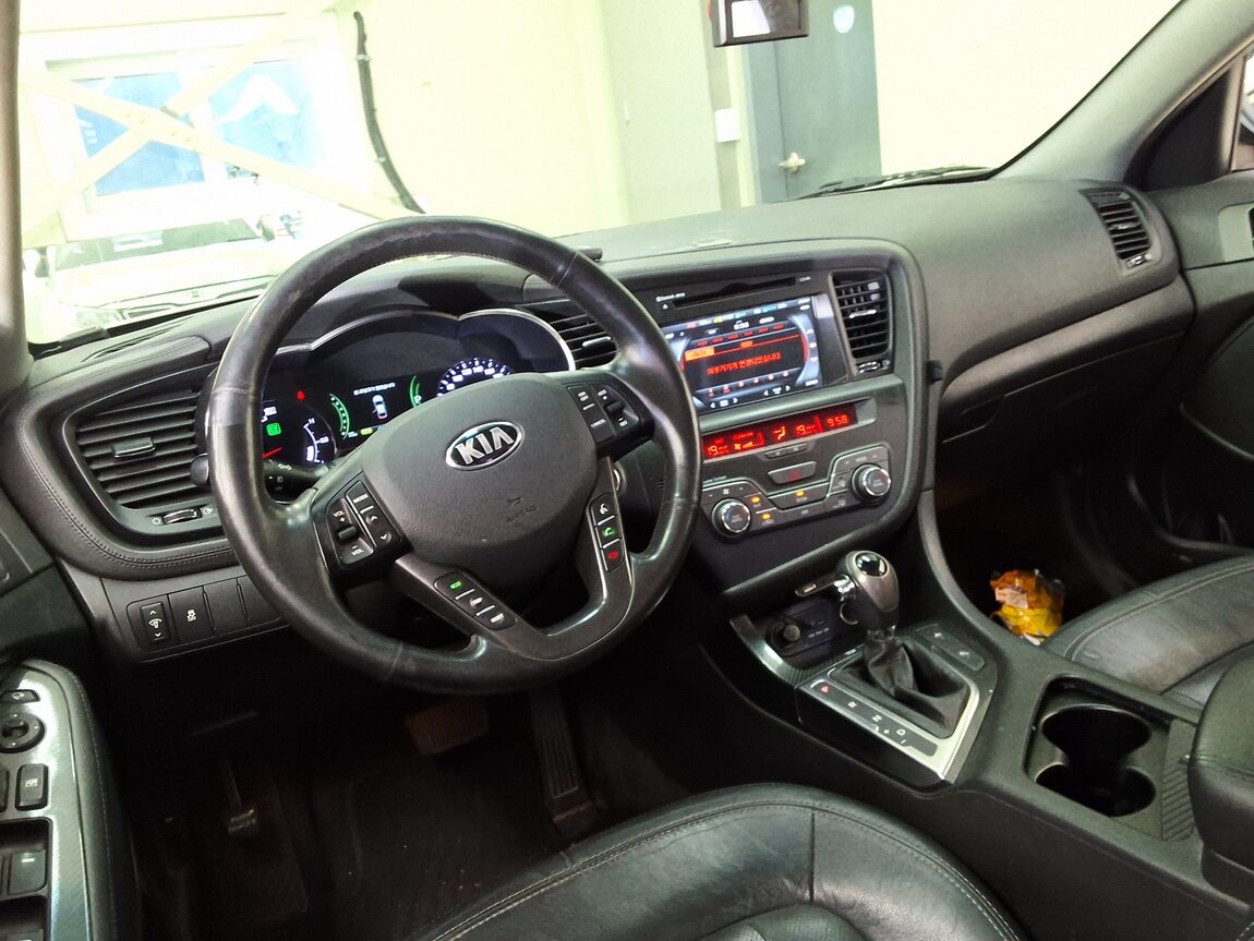 KIA K5 HYBRID PRESTIGE 2013 - zdjęcie 12