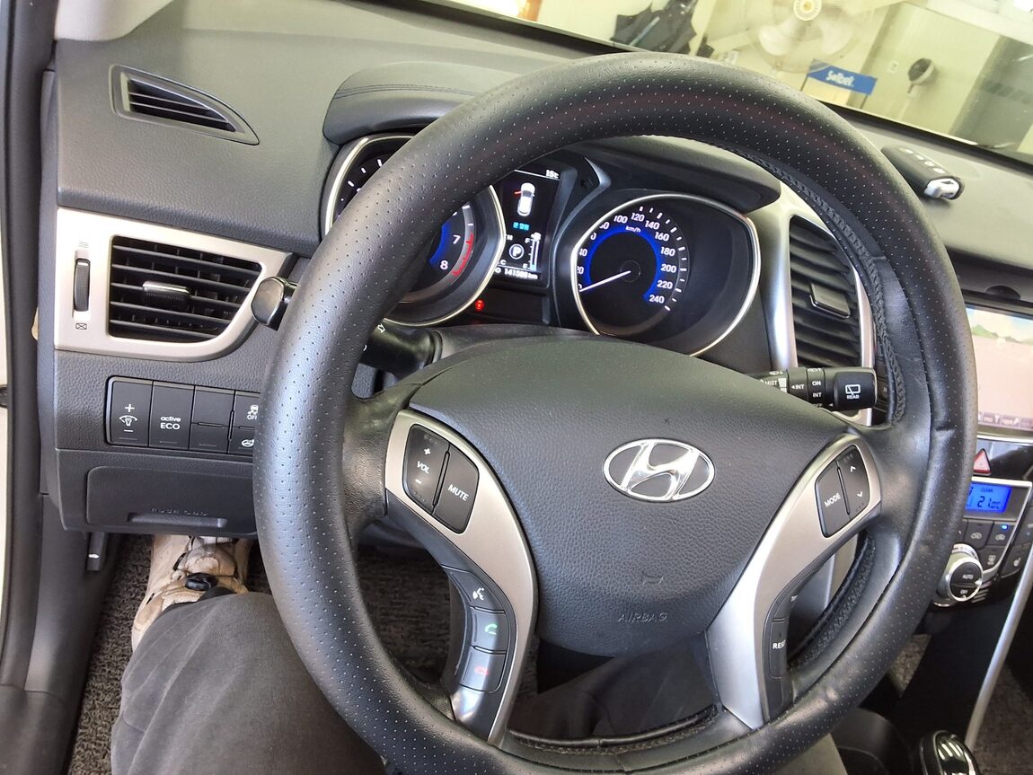 HYUNDAI NEW i30 1.6 GDi EXTREME 2012 - zdjęcie 22