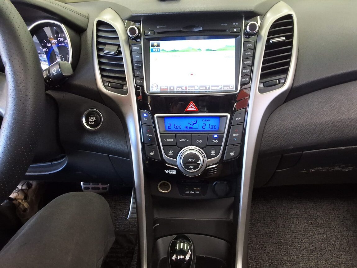 HYUNDAI NEW i30 1.6 GDi EXTREME 2012 - zdjęcie 23