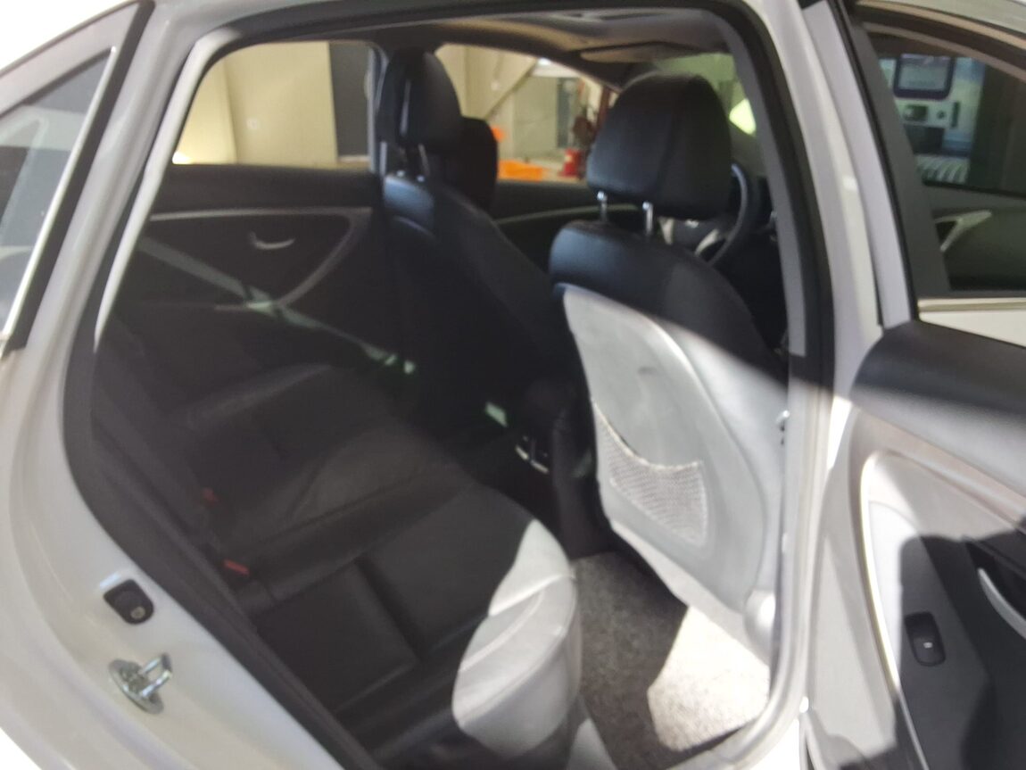 HYUNDAI NEW i30 1.6 GDi EXTREME 2012 - zdjęcie 14