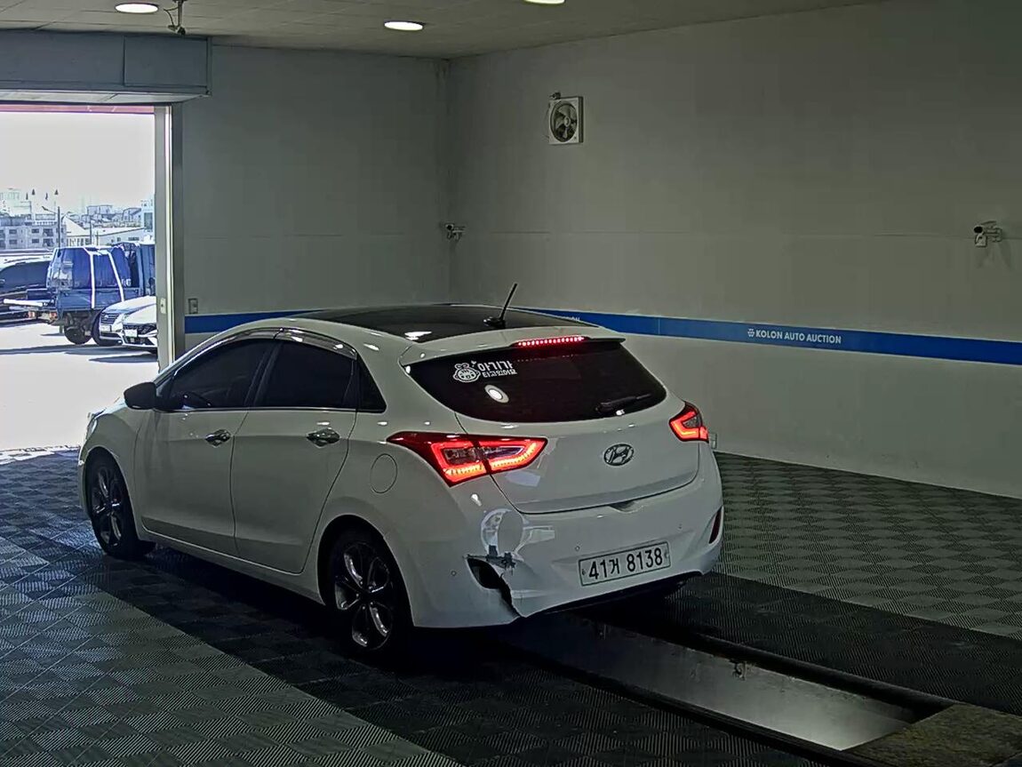 HYUNDAI NEW i30 1.6 GDi EXTREME 2012 - zdjęcie 6